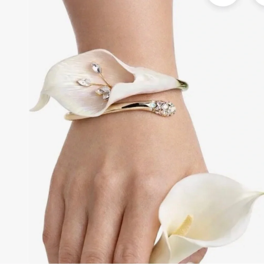Authentic Betsey Johnson Bracelet - Crystal Rhinestone Calla Lily Hinged NWT - Picture 2 of 16